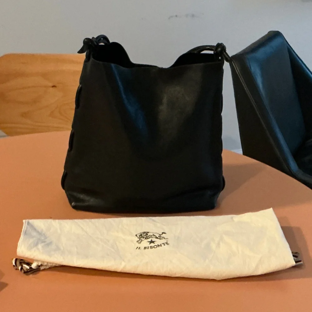 Black Leather Shoulder Bag - Il Bisonte Italian leather - Picture 2 of 6